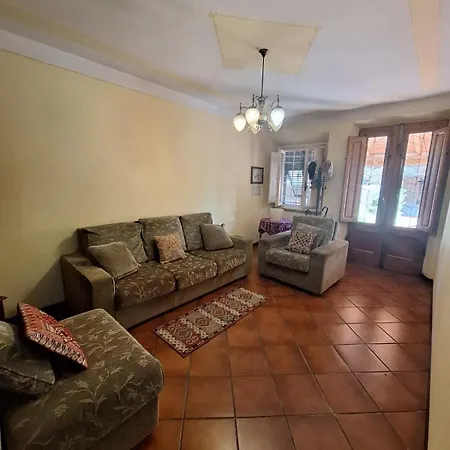 Casa Di Corte A 3km Da Lucca Casa vacanze Capannori